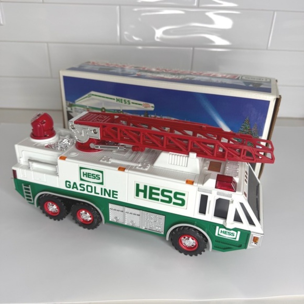 1996 Hess Emergency Vehicle NIB Working Lights & Sounds‎ Extendable Ladder